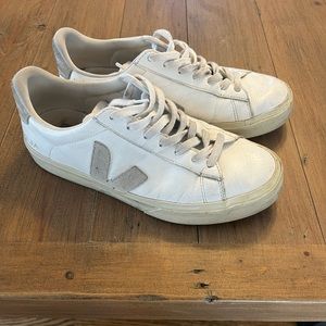 Veja Campo sneakers size 40/US9.
